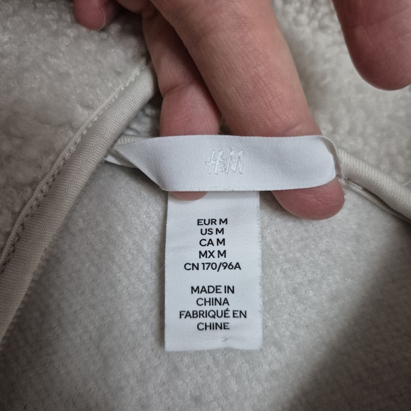 H&M Women’s Neutral Minimalist Cream Teddy Fleece Full-Zip Jacket – Size Medium - Picture 4 of 5
